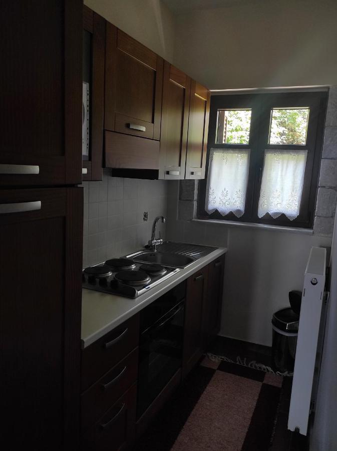 Meterizi Guesthouse Varvíca Kültér fotó